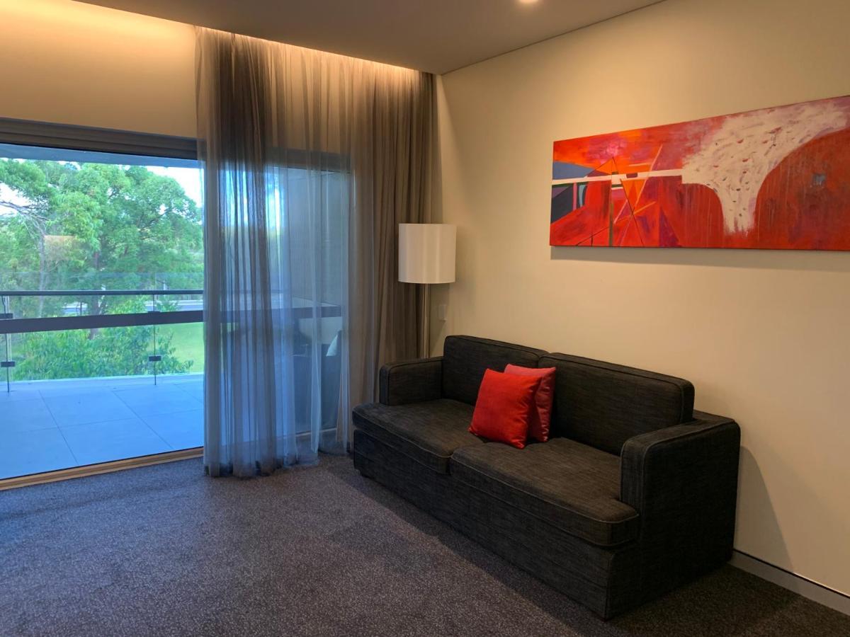 Alexandra Hills Hotel Cleveland Bagian luar foto