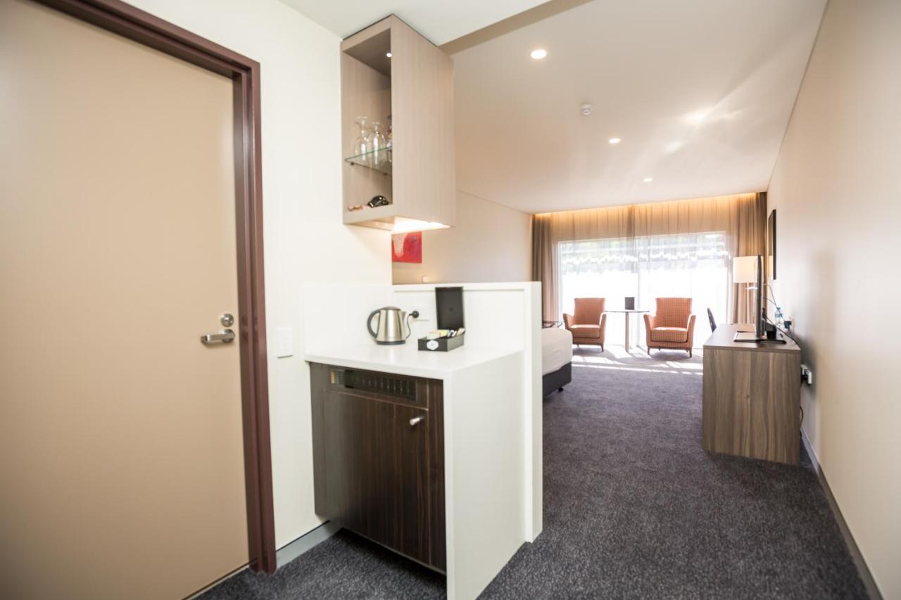 Alexandra Hills Hotel Cleveland Bagian luar foto