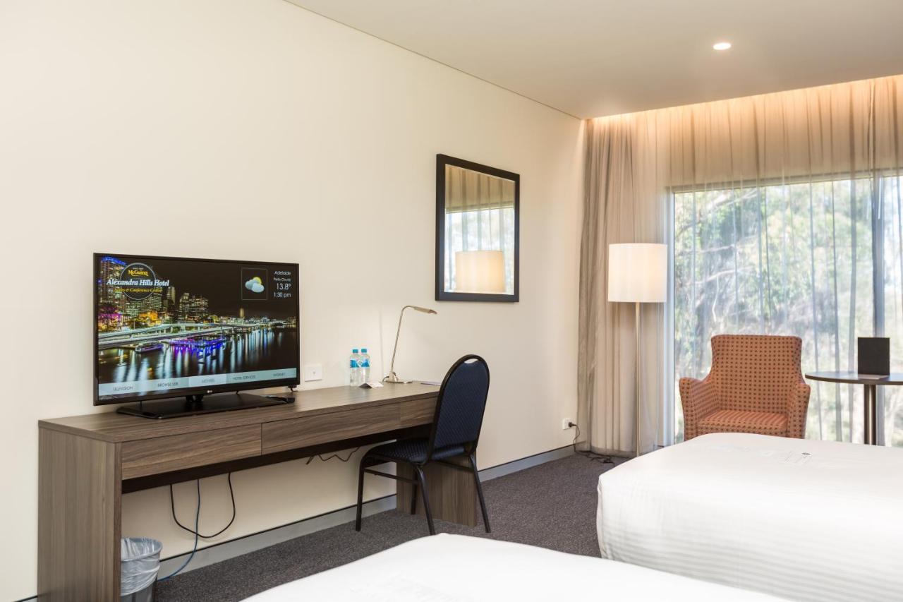 Alexandra Hills Hotel Cleveland Bagian luar foto