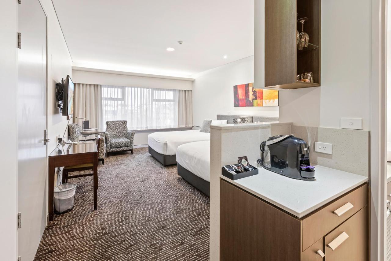 Alexandra Hills Hotel Cleveland Bagian luar foto