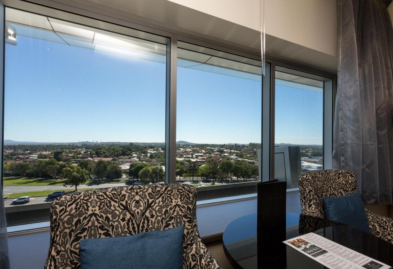 Alexandra Hills Hotel Cleveland Bagian luar foto
