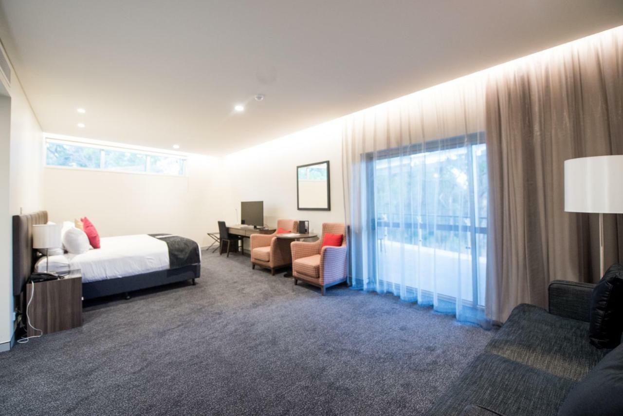 Alexandra Hills Hotel Cleveland Bagian luar foto